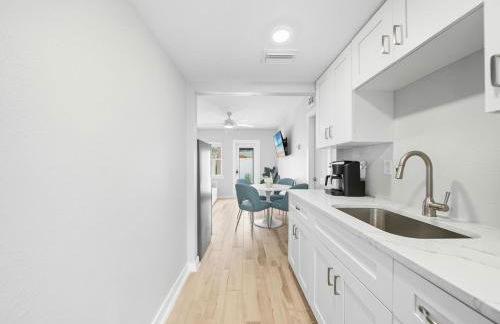 Siesta Key, Heated Pool, Dock on Lagoon, Turtle Beach 1 mile and Crescent Beach 2 miles, 1bdr - Foto 11