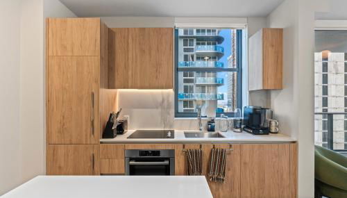 Elegant Condo at Crosby Miami Worldcenter W Rooftop Pool & Fitness Center - Foto 3