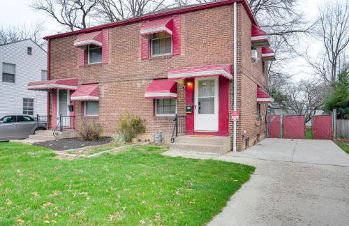 2 Mi to Lake Erie Home with Yard in Euclid! - Foto 1
