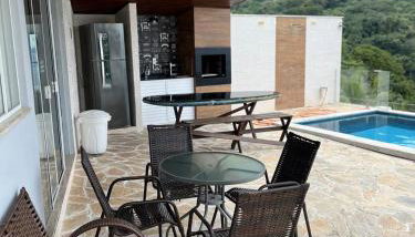 Casa em Angra com 4 quartos, churrasqueira, piscina, sinuca e quadra privativa - Foto 5, pet friendly