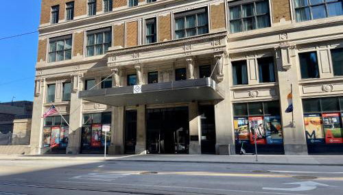 Luxury Downtown Apt with Parking, Gym, and Lap Pool - Foto 5