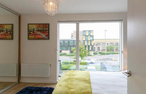 Modern & Exquisite Trumpington Townhouse with Parking & 5 mins to Papworth hospital - Foto 13