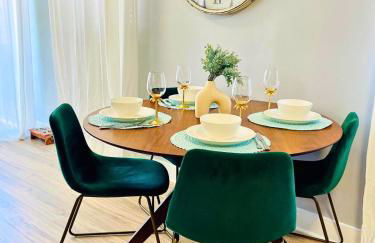 Balcony 2BR Apartment with Free Parking near Freedom Park & Brickell - Foto 20