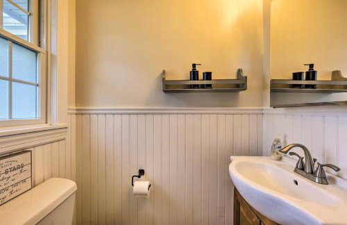 Mattituck Home with Fireplaces - Near Wineries - Foto 24