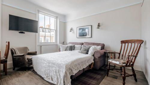 Victoria Violet - Photo 5