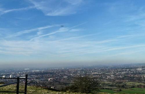 Cosy mid century Stockport with views, dog walks, woodburner - Foto 21
