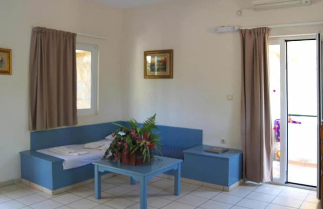 Apartment for Five, Swimming Pool, Near the Beach - Photo 5