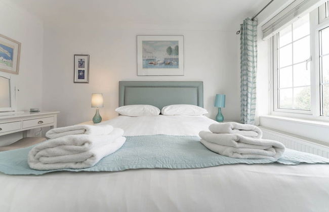 Host Stay Martlet House - Photo 1