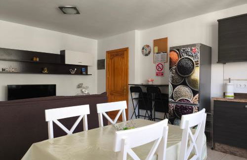 AR Home - Apartamento de 3 dormitorios con ascensor en Las Huesas, Telde - Foto 14