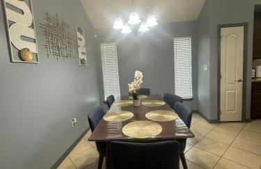 Charming 3-Bedroom Retreat in Prime Neighborhood - Foto 41