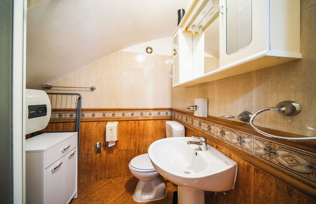 M & J Central Suites - Photo 75