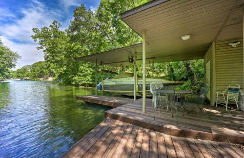 Lakefront Getaway with Private Dock and Kayaks! - Foto 2