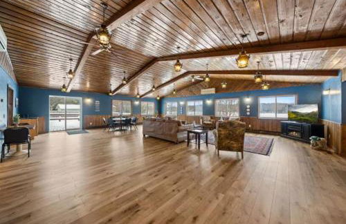 The Big Lake Escape! Sleeps 20! - Foto 14