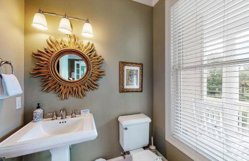 Fantastic getaway with private pool, deck, game room, AC & fast WiFi - Foto 33