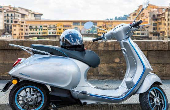 Alquiler de vespa eléctrica con audioguía - Foto 2