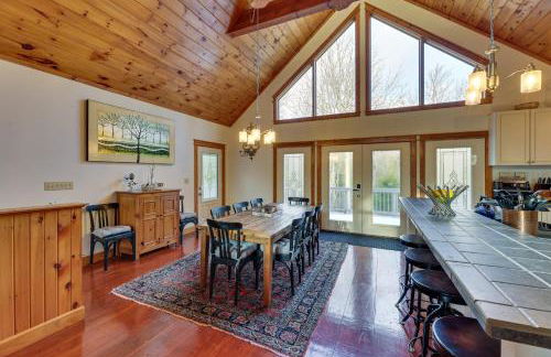 Cabin with Hot Tub and WiFi 4 Mi to Snowshoe Resort - Foto 9