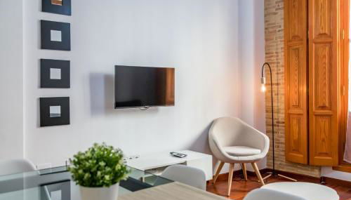 Travel Habitat Plaza de la Virgen - Photo 5