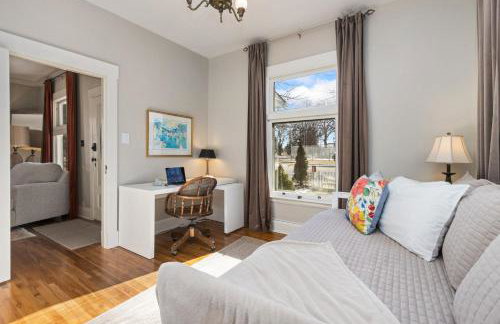 City Park Charm - Vintage Home with Modern Comforts - Foto 55