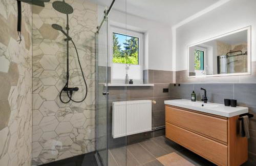 HIRSCH Hänsel Ferienhaus Garten mit Bergblick - Grill -Wald - Foto 19