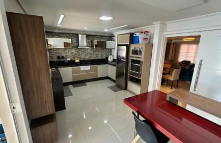 Casa com piscina, Até 8 pessoas, Garagem para 3 Carros - Photo 7