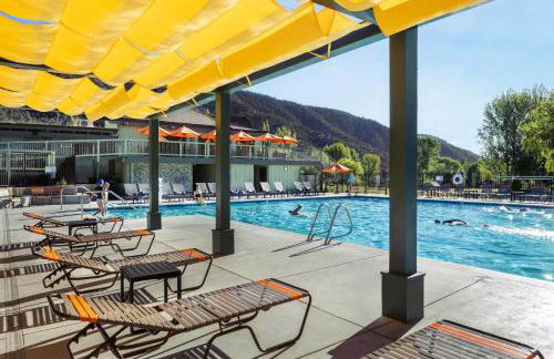 Spectacular Designer Treehouse with Mountain Views - Foto 41