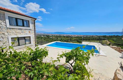 Villa Bepina, surrounded by sea, olive, vineyard - Photo 1