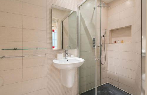 A Grand Passion - Foto 44