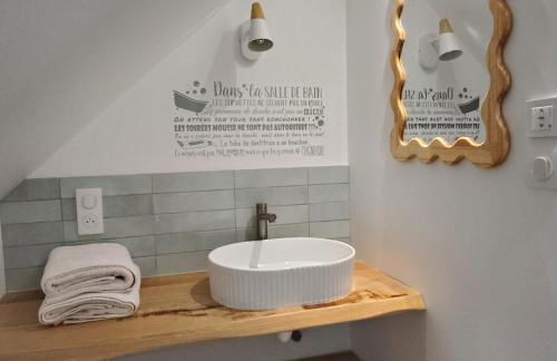 Gîte de rural de 15 personnes, bain nordique, rivière et nature - Foto 22