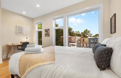 Central DC 5-BR Townhome - Walk to METRO-rail - Foto 12