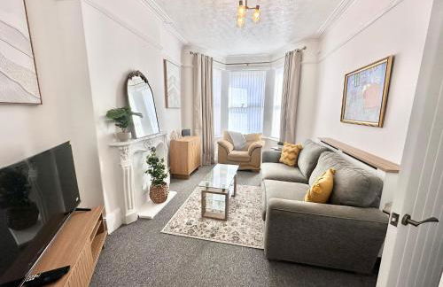 Stylish 3 Bed Home Near Oxton Village & Liverpool - Foto 1