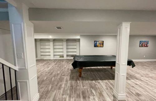 Private 4 Bedroom Home with a hot tub - Foto 12