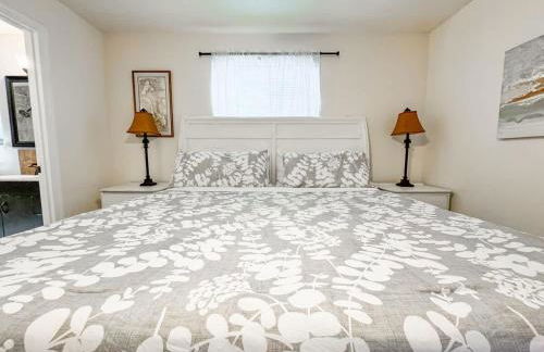 Cozy Cottage private back yard and free coffee - Foto 15