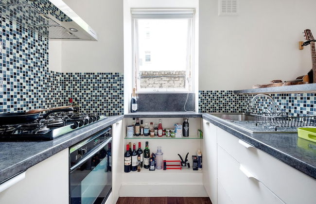 Bright and Stylish Apartment in Trendy Islington by Underthedoormat - Foto 4