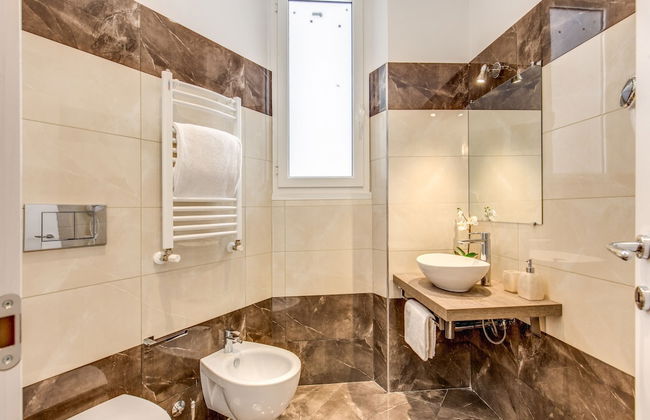 The Bridge Suites - Photo 26