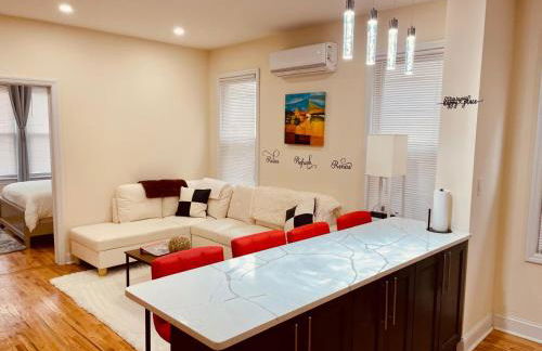 OoohLaLa! 2 Beds and 2 Full Baths w/Free Parking - Foto 19