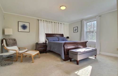 Historic Colonial Pool Walk to Town - Foto 15