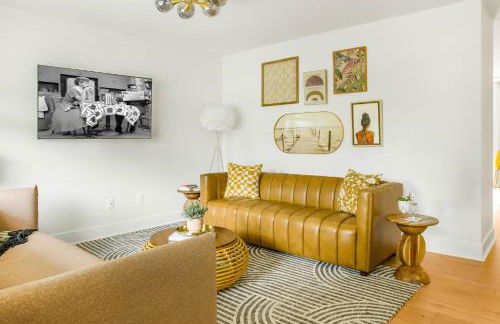 Walk to the Beach & Town | Stylish Beach Home - Foto 3