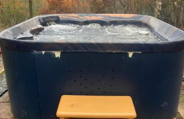 Luxurious Mountain Retreat with Hot Tub Jacuzzi Suite & Wood-Burning Fireplace - 10 Min to Boone - Foto 5