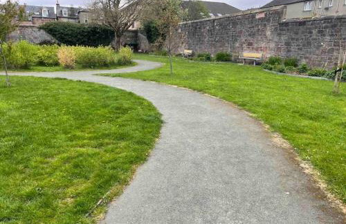 34 James St cosy 2 bedroom, ground floor apartment, garden - Foto 10