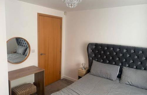 2 Bed Flat - Sleeps 6 - Parking - Wifi - Foto 6