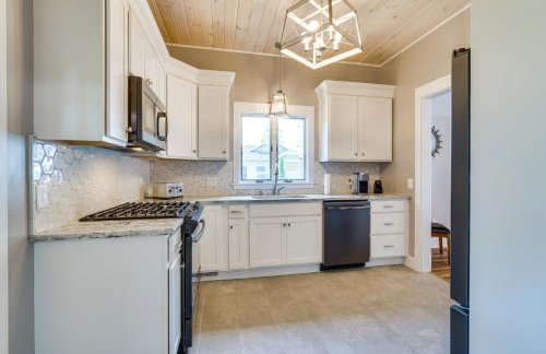 Waterfront Getaway on Sodus Bay Prime Location! - Foto 13