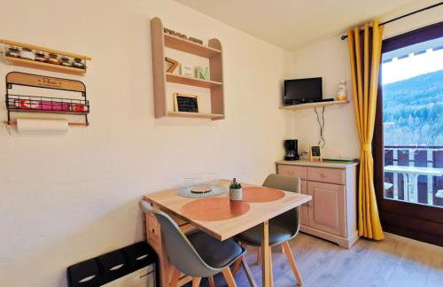 Appartement Lélex - 4 personnes - pied des pistes - vue montagne - Foto 12