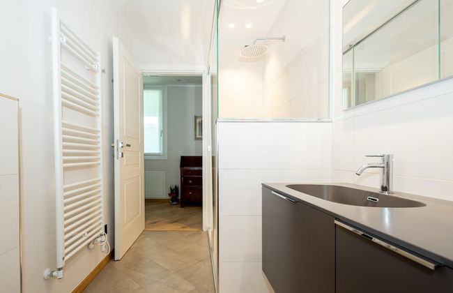 Luxury 1 in Como With 2 Bedrooms and 2 Bathrooms - Photo 25