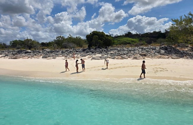 Catamarano da Cabo Rojo a Bahía de las Águilas con snorkeling - Foto 34
