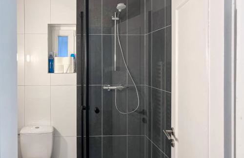 T&K Apartments - 5 Zimmer Einfamilienhaus 15min to Messe Fair DUS - Willich - Foto 18