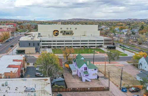 Tiger Lair Walk to CC Historic Downtown COS 4BR - Foto 5