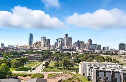 Skyline VIEWS, 5 mins to Downtown, Free Parking - Photo 30