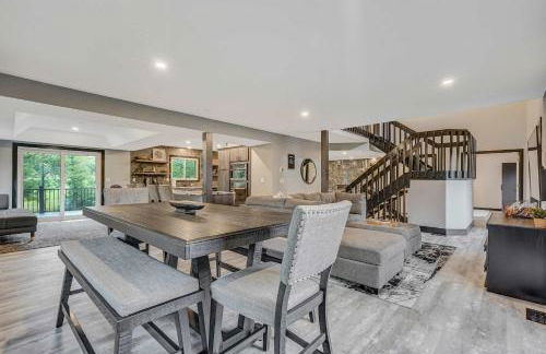 Oak Hills Estate Luxe Forest Escape Near USAFA - Foto 11