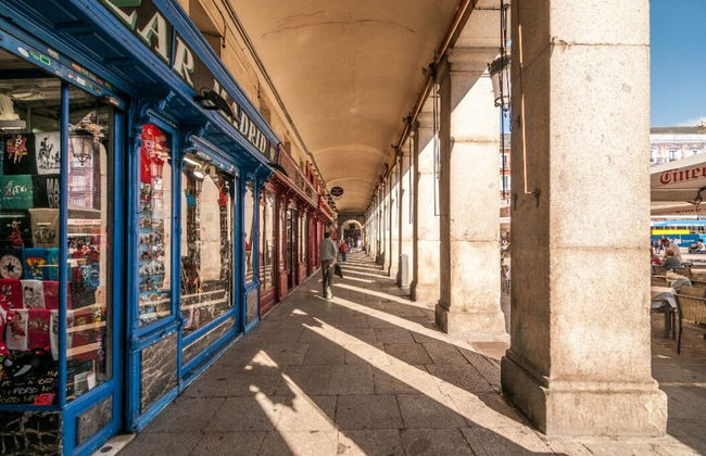 Cozy Urban Apt. Historic District - Sol - Photo 27