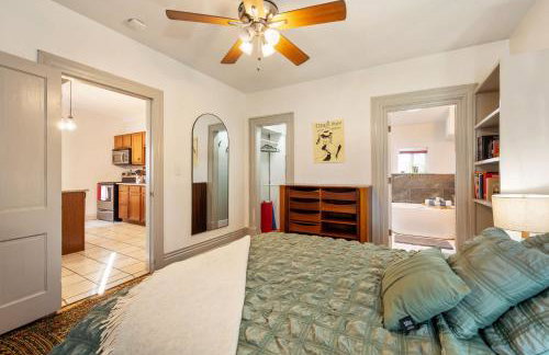 Charming City Home with Patio Fire Pit & Record Player-Family Friendly - Foto 20